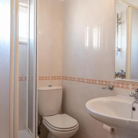 Guita - Incredible Location, Gale, Short Walk To Beach, Restaurants, Shops 빌라